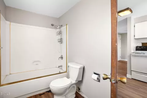 Bath - 222 8th St SE, Sidney, MT 59270 photo 1 of 2