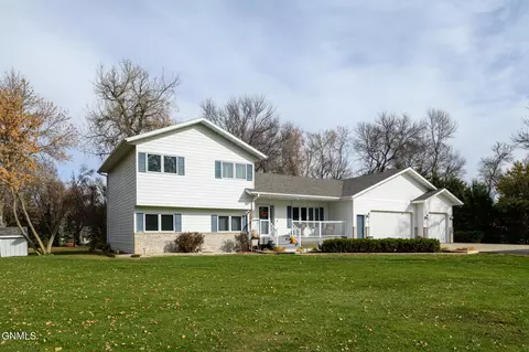5620 Ponderosa Ave, Bismarck, ND 58503