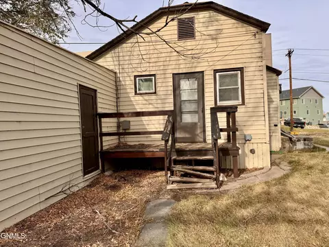 324 2nd St E, Williston, ND 58801 photo 5