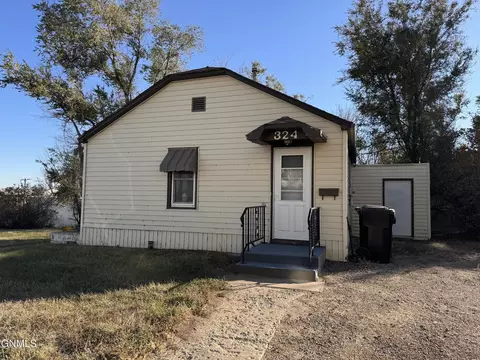 324 2nd St E, Williston, ND 58801