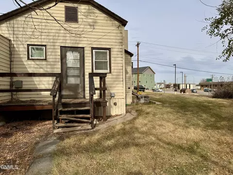 324 2nd St E, Williston, ND 58801 photo 4