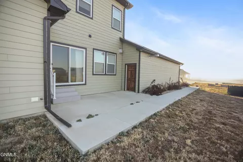 4917 Ridge Dr, Williston, ND 58801 photo 9