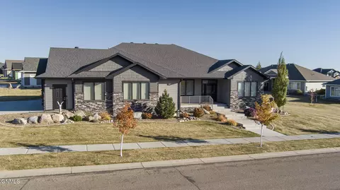 1116 Limited Ln, Bismarck, ND 58503
