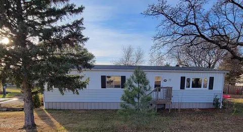 205 Jefferson Ave S, Ypsilanti, ND 58497