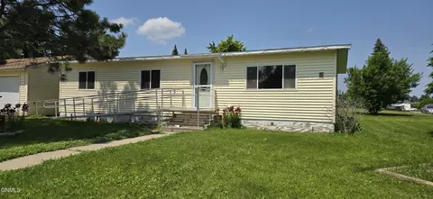 1518 14th St SW, Jamestown, ND 58401