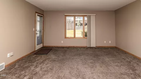 1790 Calgary Ave, Bismarck, ND 58503 photo 4