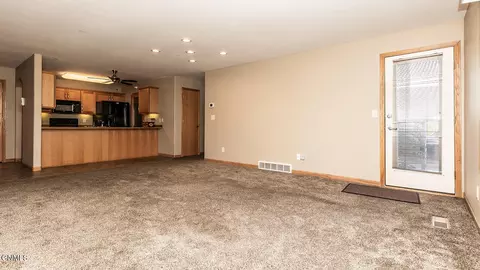 1790 Calgary Ave, Bismarck, ND 58503 photo 3