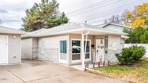 1215 E Ave F, Bismarck, ND 58501 photo 2