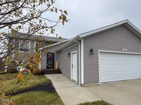 136 Dolan Dr, Lincoln, ND 58504
