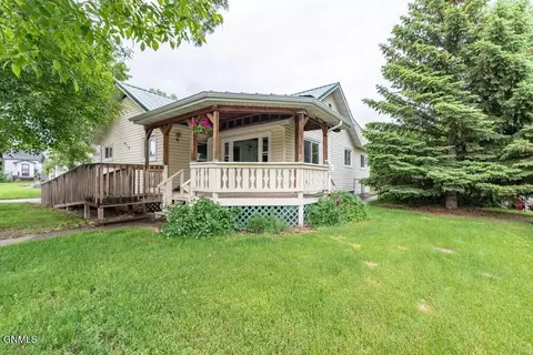 410 2nd Ave NW, Hazen, ND 58545