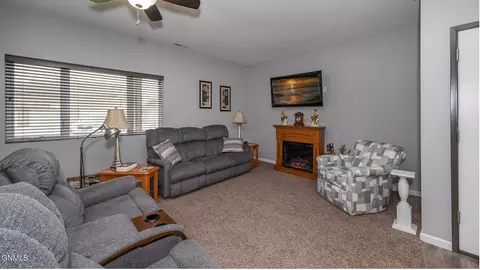 2334 Lexi Loop SE, Mandan, ND 58554 photo 10