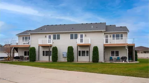 2334 Lexi Loop SE, Mandan, ND 58554