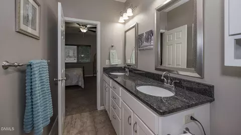 2334 Lexi Loop SE, Mandan, ND 58554 photo 16