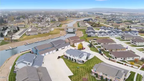 2334 Lexi Loop SE, Mandan, ND 58554 photo 33