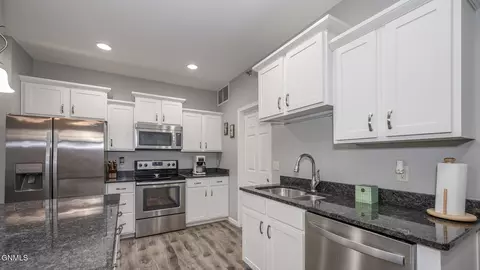 2334 Lexi Loop SE, Mandan, ND 58554 photo 5