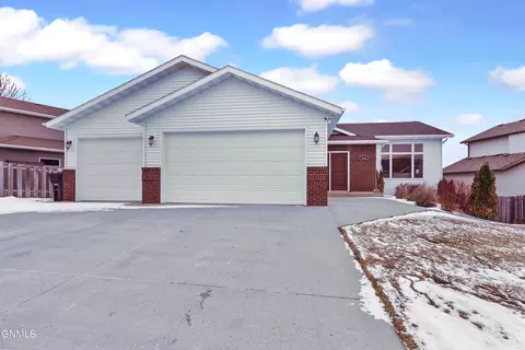 Exterior - 3000 Remuda Dr, Bismarck, ND 58503 photo 5 of 5