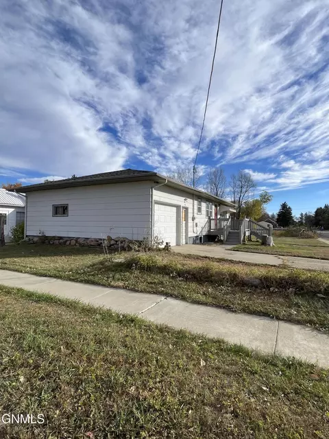 Exterior - 45 1st St S, Halliday, ND 58636 photo 3 of 3