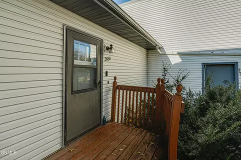 2880 Warwick Loop, Bismarck, ND 58504