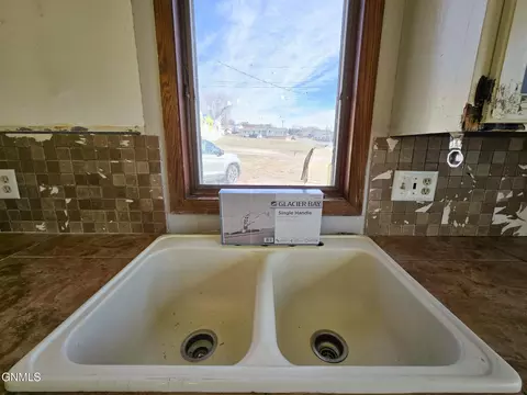 122 3rd St NW, Kenmare, ND 58746 photo 13