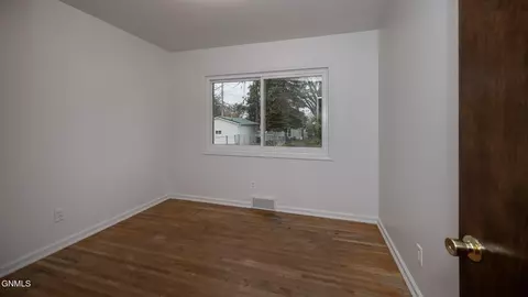 Bedroom - 433 9th St E, Dickinson, ND 58601 photo 5 of 10