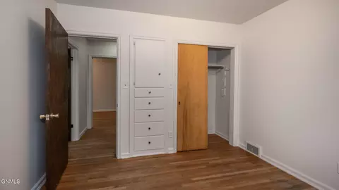 Bedroom - 433 9th St E, Dickinson, ND 58601 photo 6 of 10