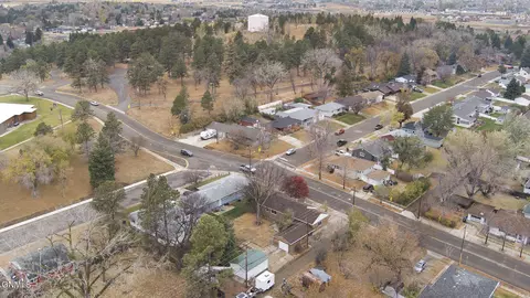 View/Area - 433 9th St E, Dickinson, ND 58601 photo 11 of 12