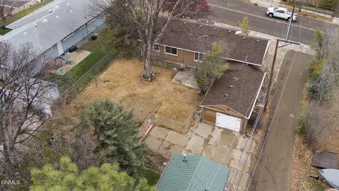 View/Area - 433 9th St E, Dickinson, ND 58601 photo 7 of 12