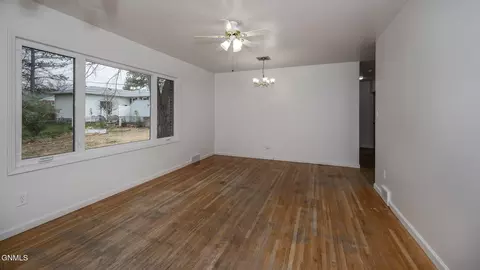 Living - 433 9th St E, Dickinson, ND 58601 photo 1 of 3