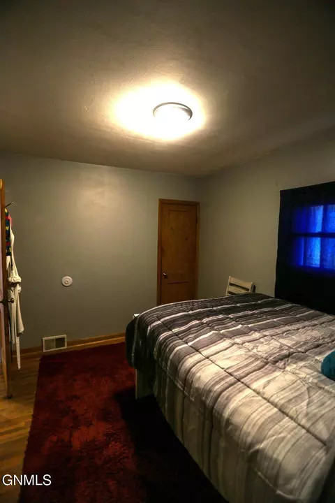 1015 11th St W, Williston, ND 58801 photo 9