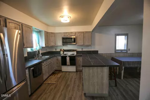 1015 11th St W, Williston, ND 58801 photo 19