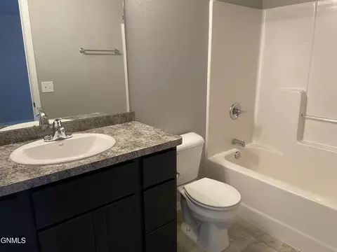 403 Cobblestone Loop SW, Mandan, ND 58554 photo 8