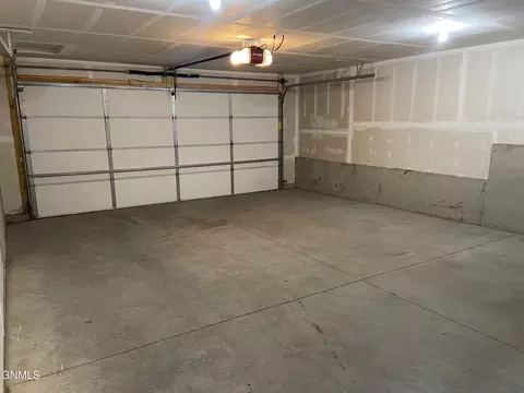 403 Cobblestone Loop SW, Mandan, ND 58554 photo 13