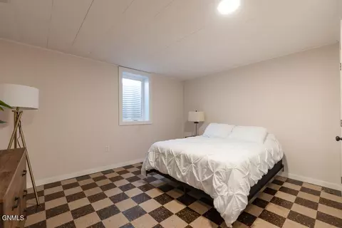 Bedroom - 302 W Divide Ave, Bismarck, ND 58501 photo 4 of 4