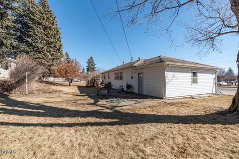 Exterior - 302 W Divide Ave, Bismarck, ND 58501 photo 3 of 3