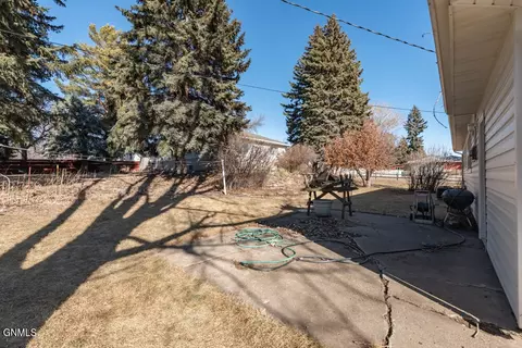 Exterior - 302 W Divide Ave, Bismarck, ND 58501 photo 2 of 3