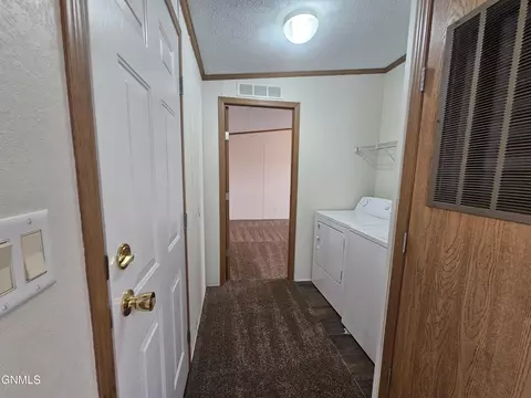 1005 27th St W, Williston, ND 58801 photo 6