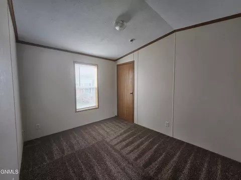 1005 27th St W, Williston, ND 58801 photo 12