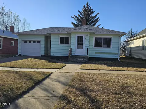 934 1st Ave W, New England, ND 58647
