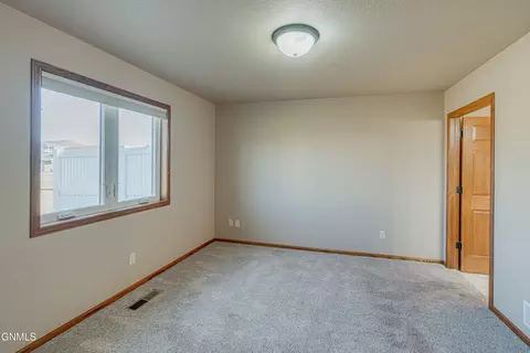 Bedroom - 2014 Bay Hill Loop, Bismarck, ND 58503 photo 2 of 4
