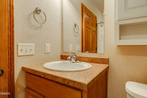 Bath - 2014 Bay Hill Loop, Bismarck, ND 58503 photo 8 of 8