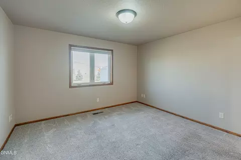 Bedroom - 2014 Bay Hill Loop, Bismarck, ND 58503 photo 1 of 4