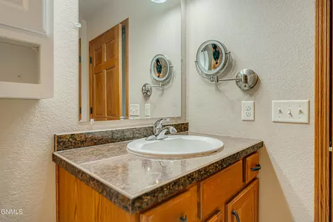 Bath - 2014 Bay Hill Loop, Bismarck, ND 58503 photo 4 of 8