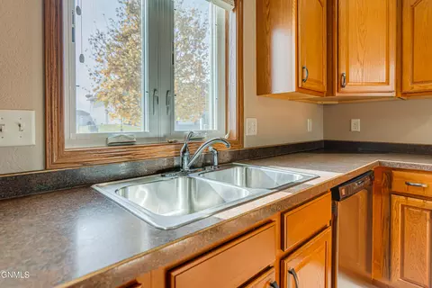 Kitchen - 2014 Bay Hill Loop, Bismarck, ND 58503 photo 7 of 7