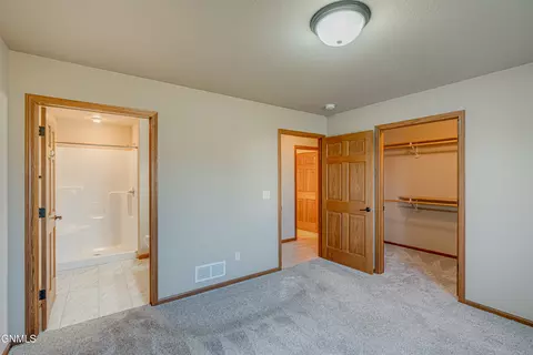 Bedroom - 2014 Bay Hill Loop, Bismarck, ND 58503 photo 3 of 4
