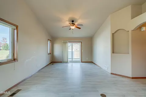 Living - 2014 Bay Hill Loop, Bismarck, ND 58503 photo 6 of 7