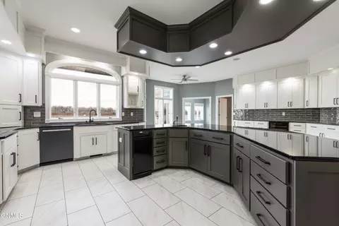 Kitchen - 2240 Harbor Dr, Bismarck, ND 58504 photo 4 of 8