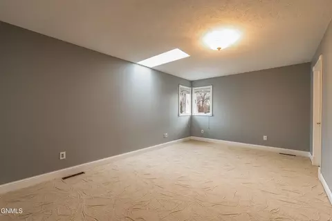Bedroom - 2240 Harbor Dr, Bismarck, ND 58504 photo 2 of 4