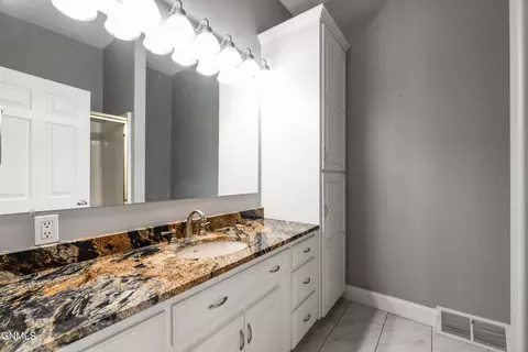 Bath - 2240 Harbor Dr, Bismarck, ND 58504 photo 1 of 10