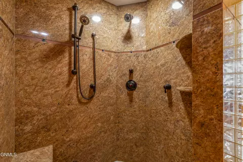 Bath - 2240 Harbor Dr, Bismarck, ND 58504 photo 8 of 10