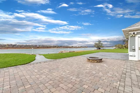 Exterior - 2240 Harbor Dr, Bismarck, ND 58504 photo 2 of 2